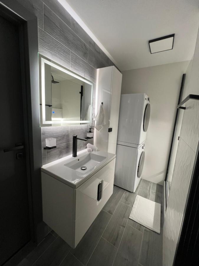 Apartman Piccoladuo V Banskej Bystrici バンスカー・ビストリツァ エクステリア 写真